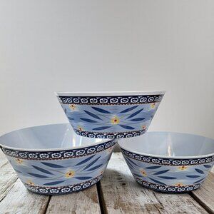 Set of Three Temp-tations Tara OLD WORLD BLUE Serving Bowls Melamine